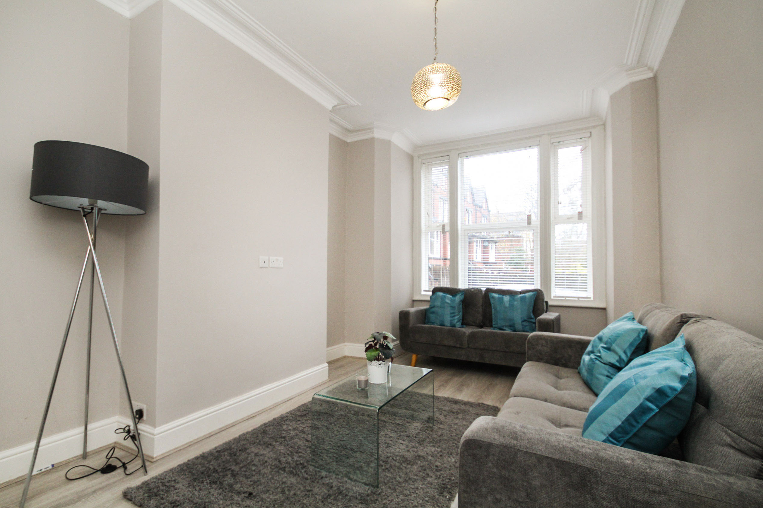 BILLS INCLUDED – Brookfield Place, Headingley, Leeds, LS6