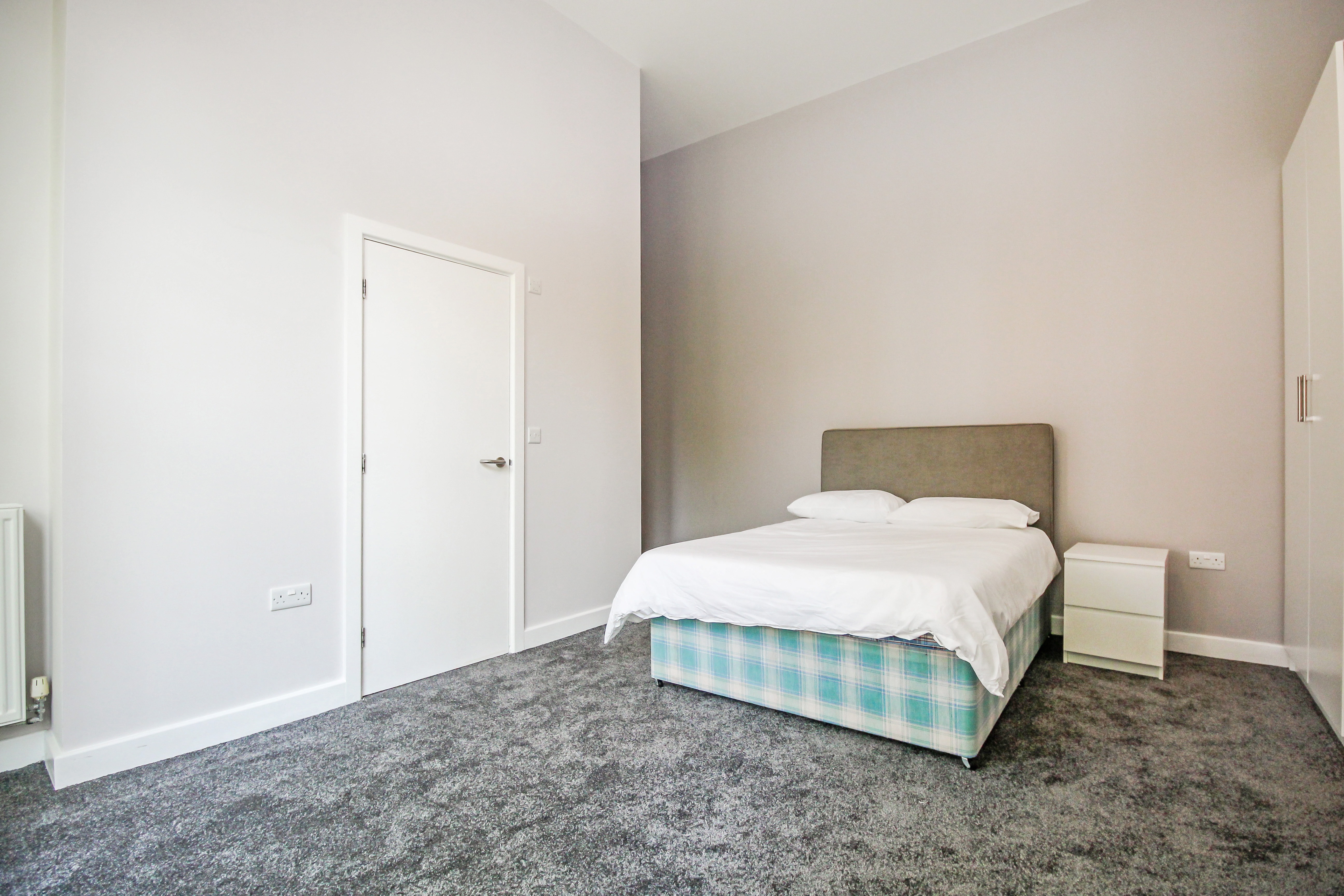 BILLS INCLUDED – Clarendon Road, City Centre, Leeds, LS2