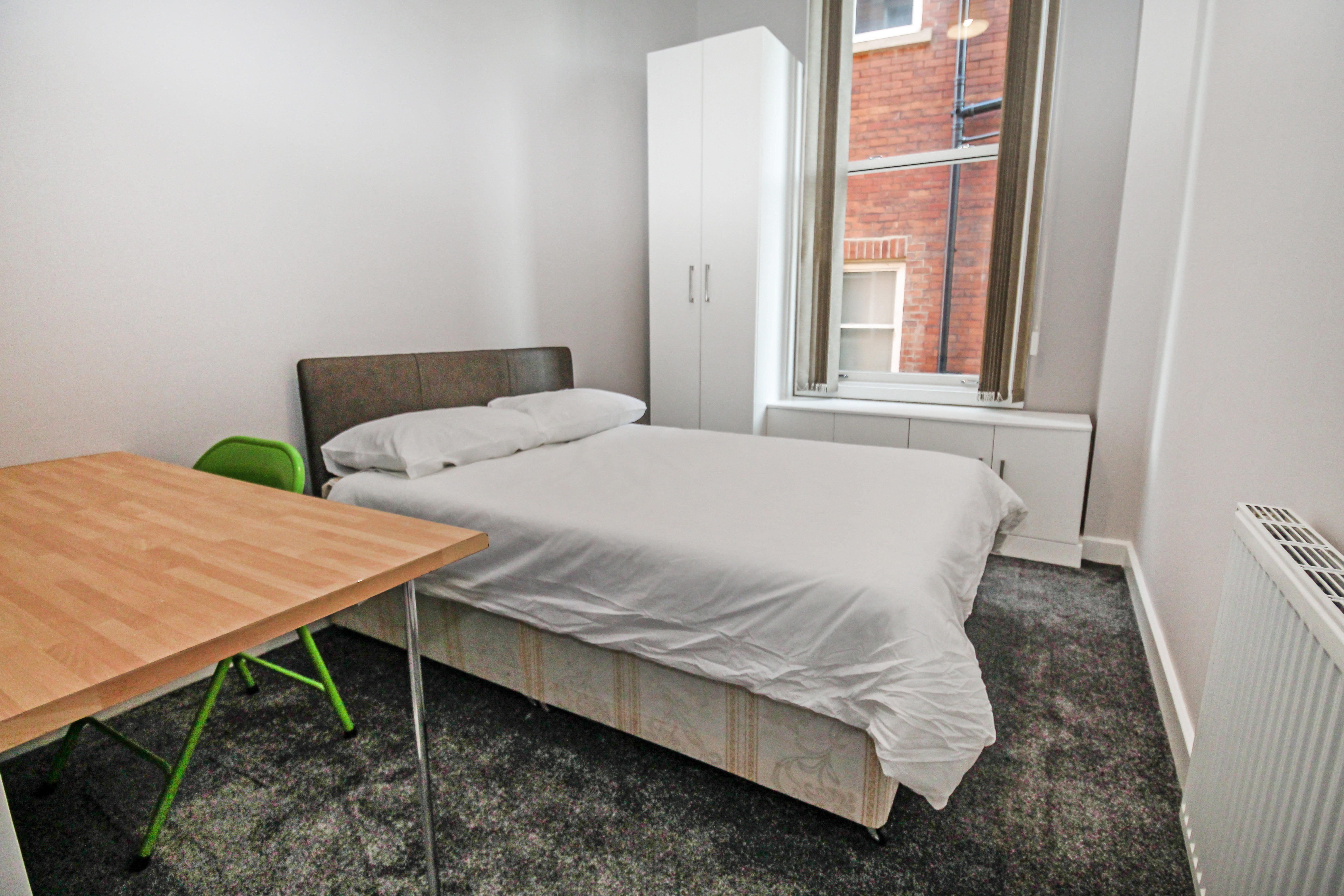 BILLS INCLUDED – Clarendon Road, City Centre, Leeds, LS2