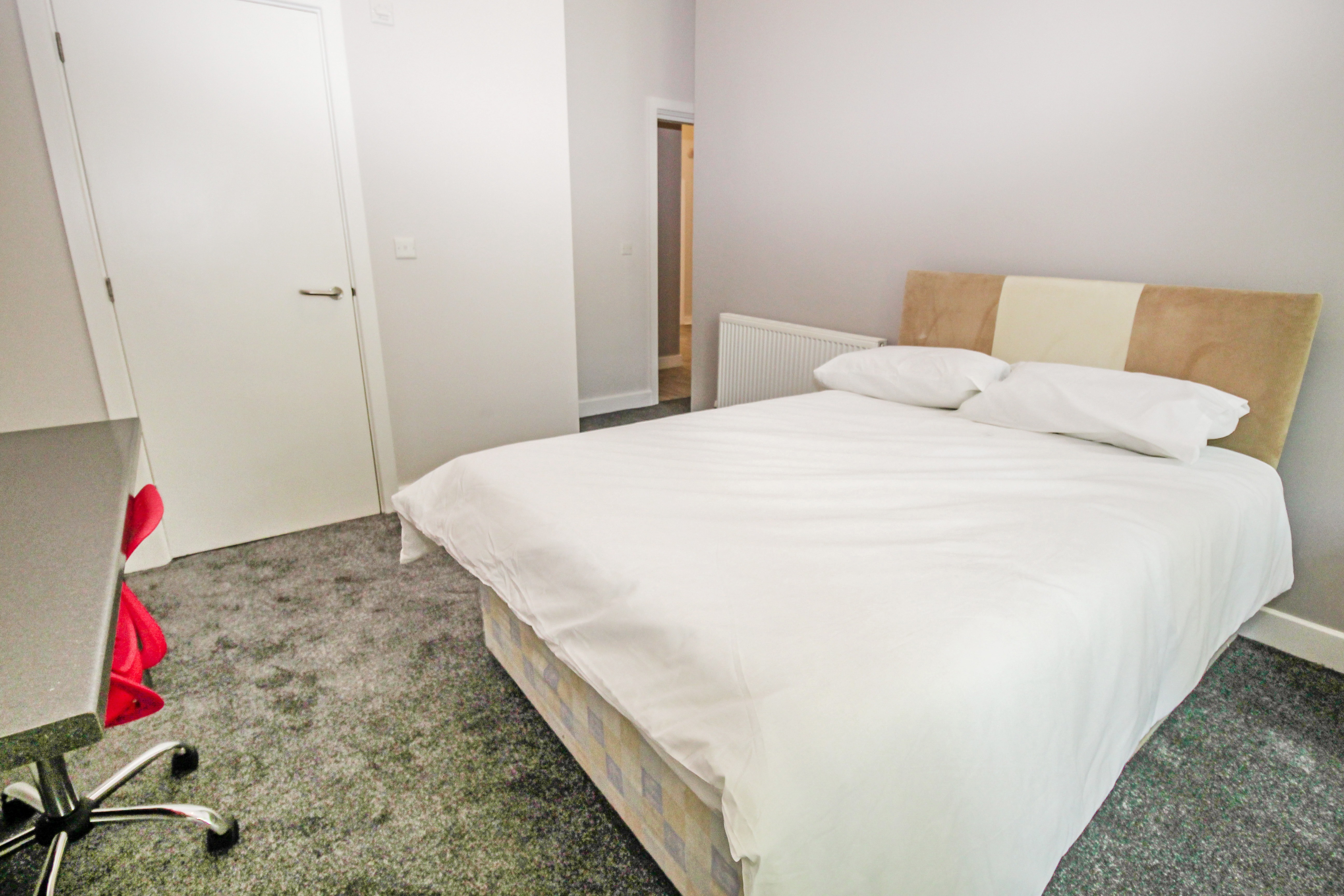 BILLS INCLUDED – Clarendon Road, City Centre, Leeds, LS2