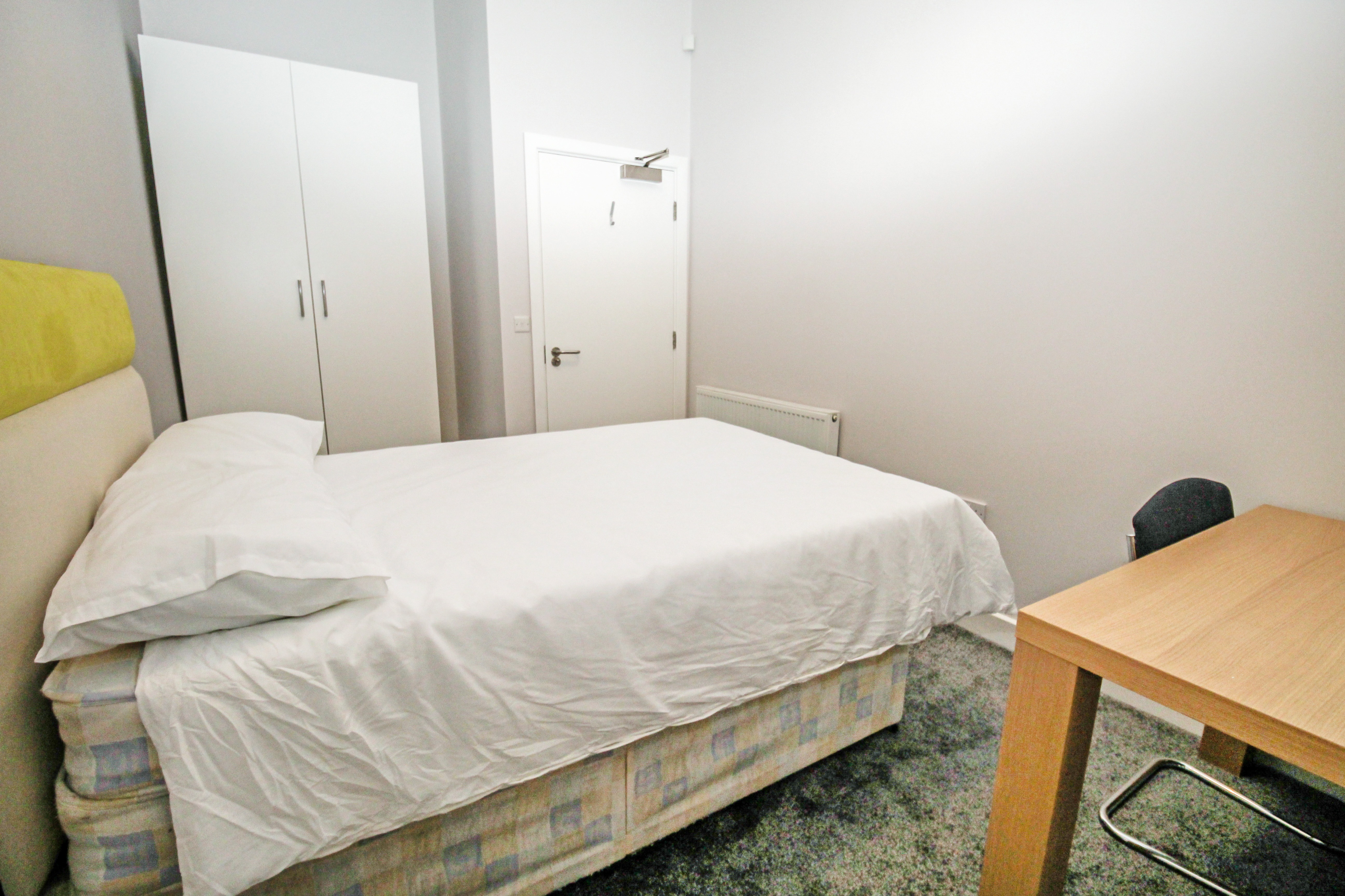 BILLS INCLUDED – Clarendon Road, City Centre, Leeds, LS2