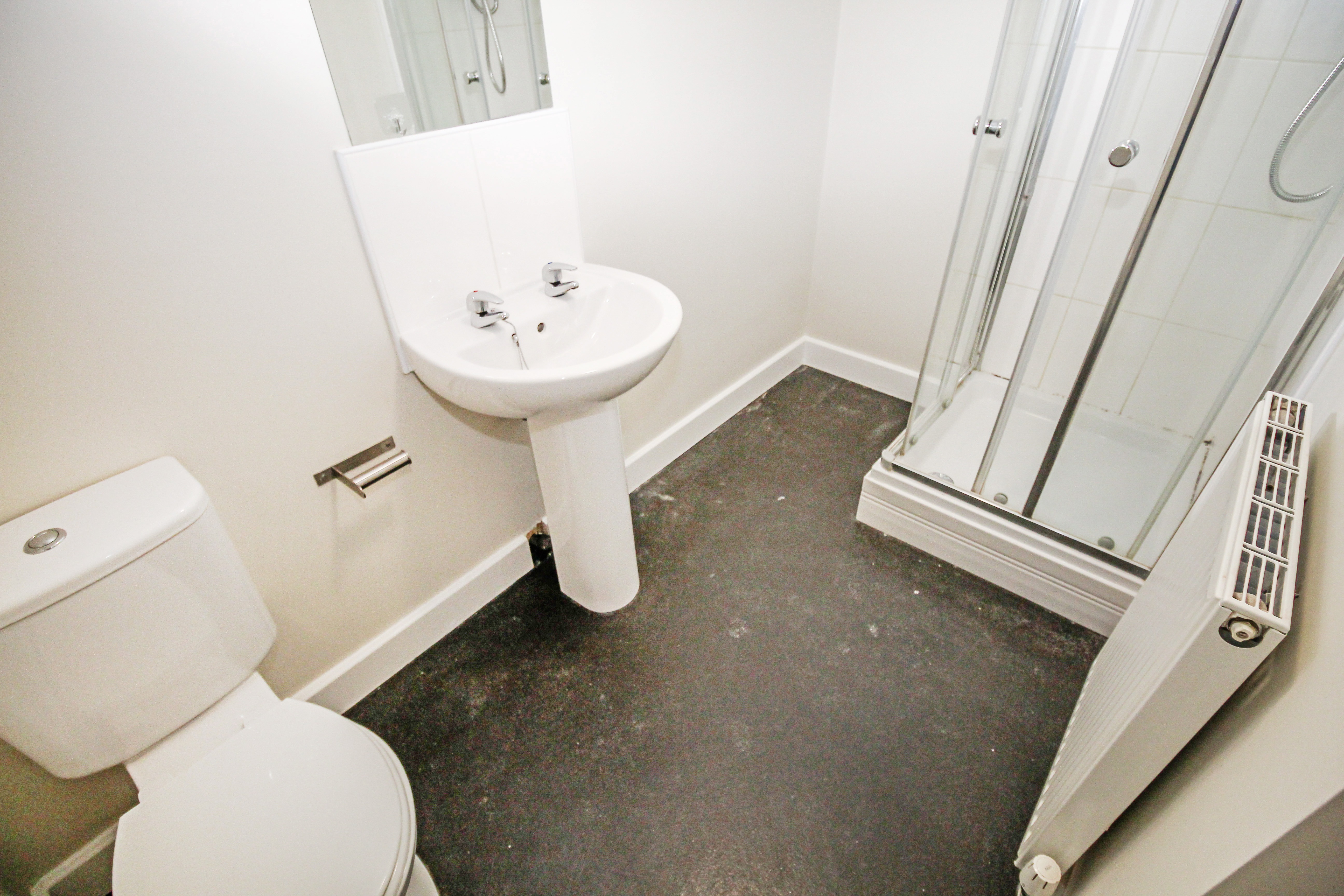BILLS INCLUDED – Clarendon Road, City Centre, Leeds, LS2