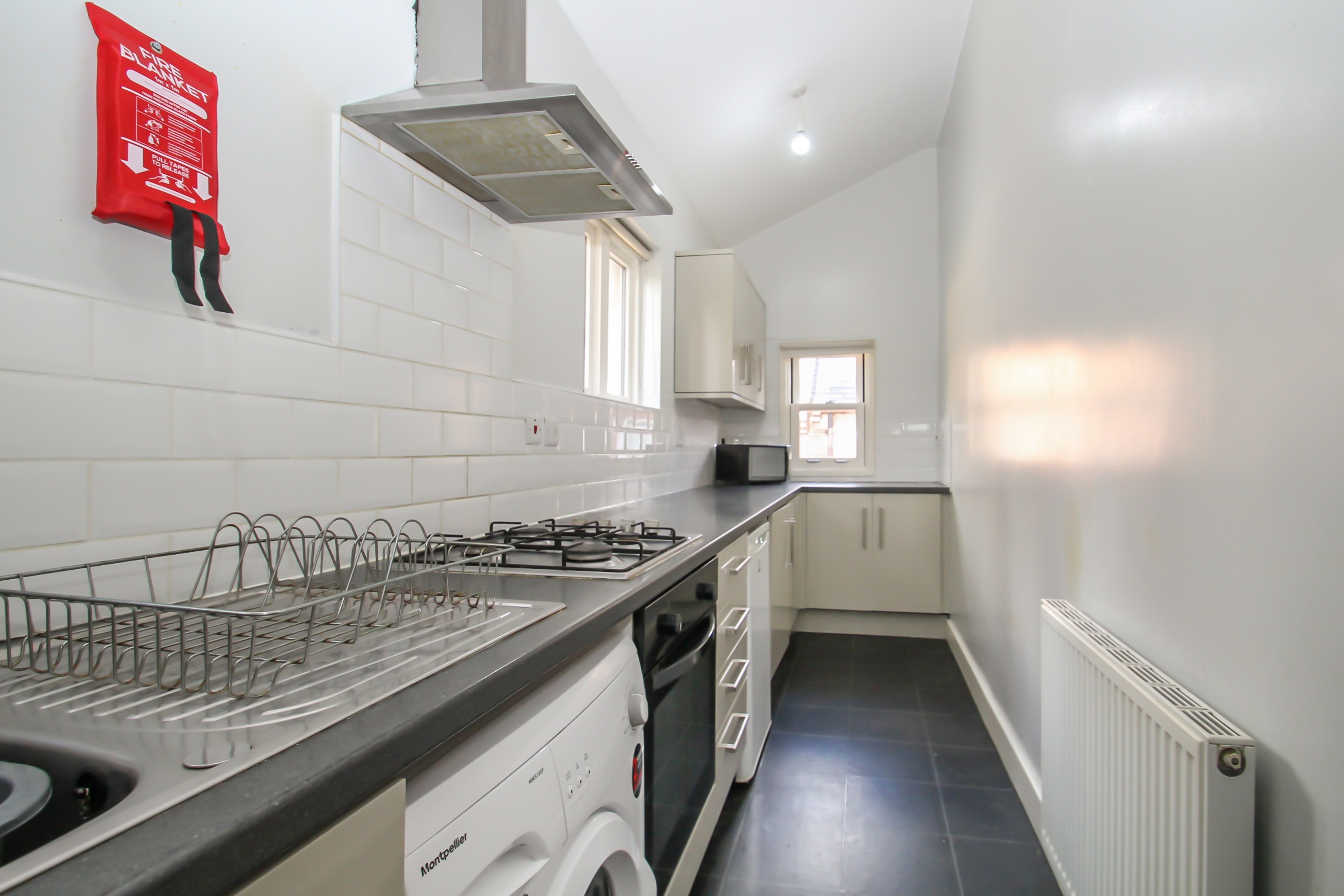 BILLS INCLUDED – Clarendon Road, City Centre, Leeds, LS2