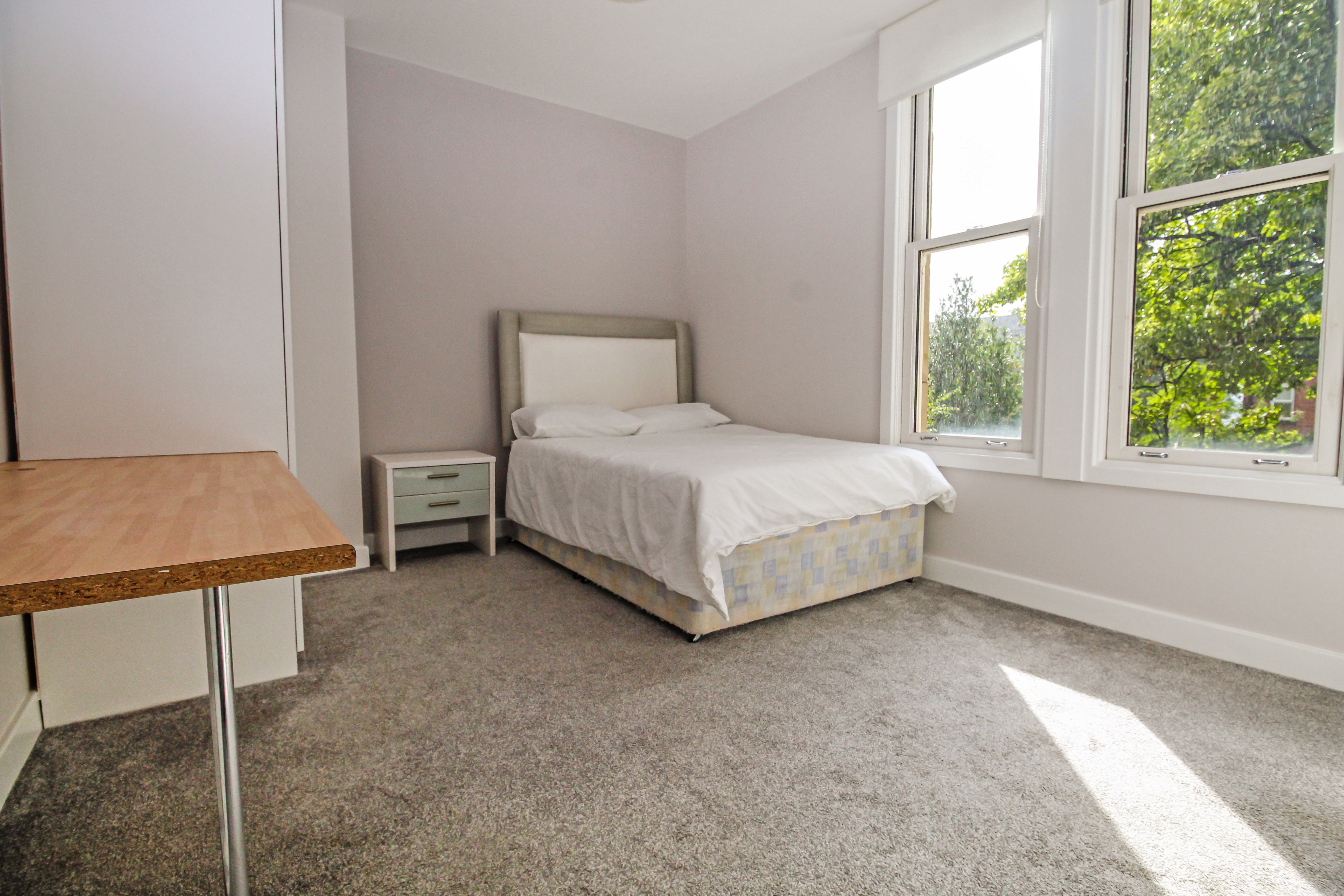 BILLS INCLUDED – Clarendon Road, City Centre, Leeds, LS2
