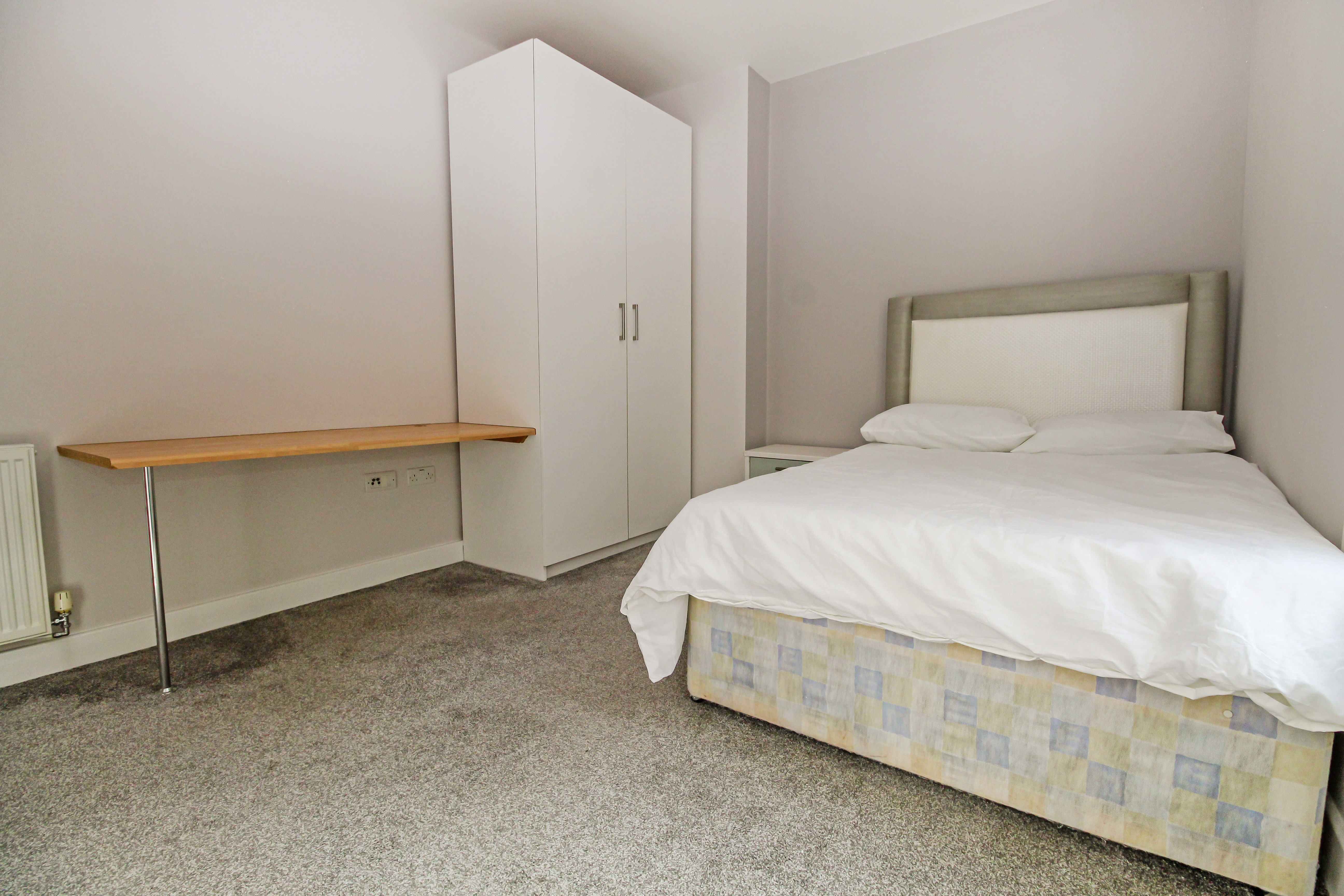 BILLS INCLUDED – Clarendon Road, City Centre, Leeds, LS2
