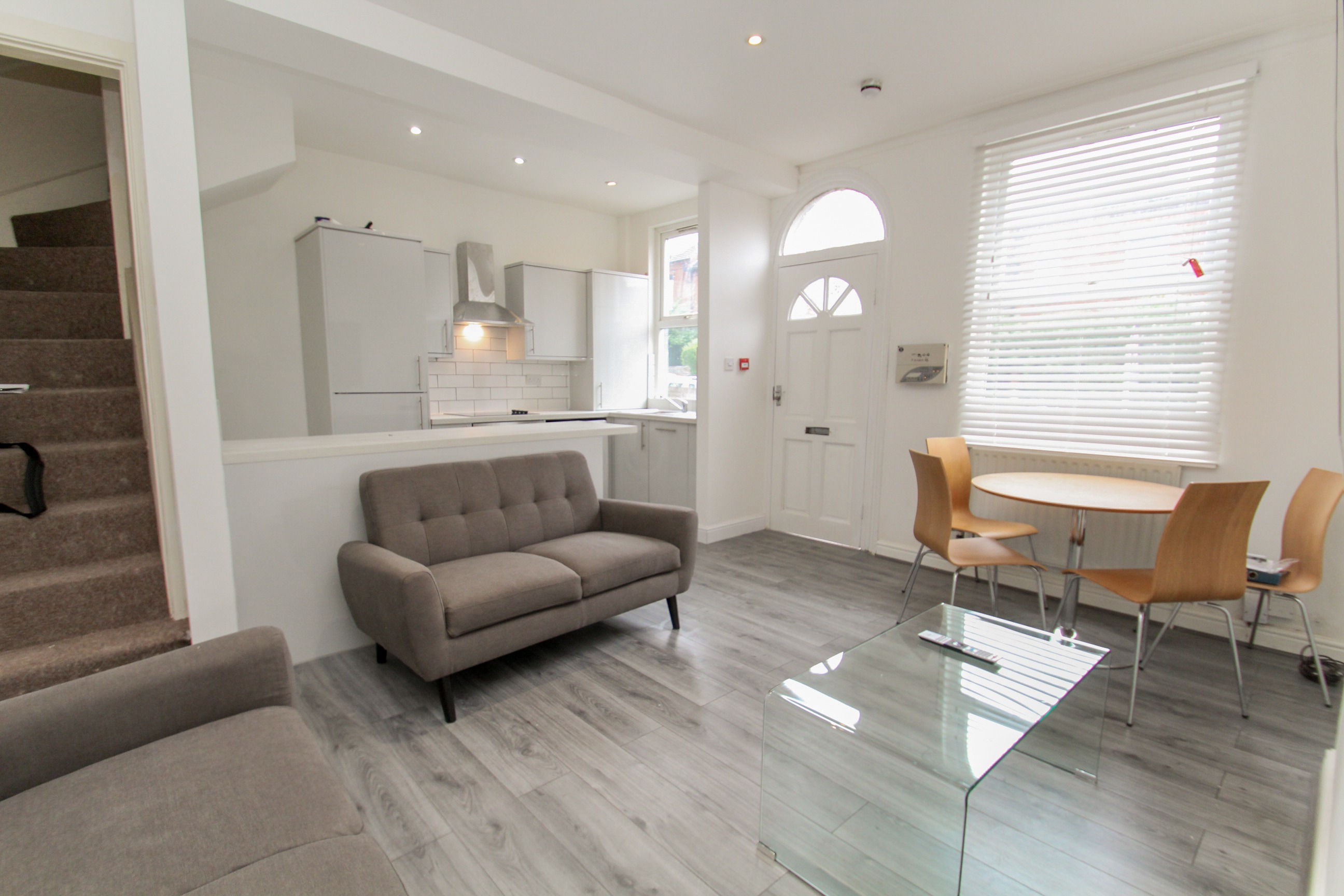 BILLS INCLUDED – Haddon Avenue, Burley, Leeds, LS4