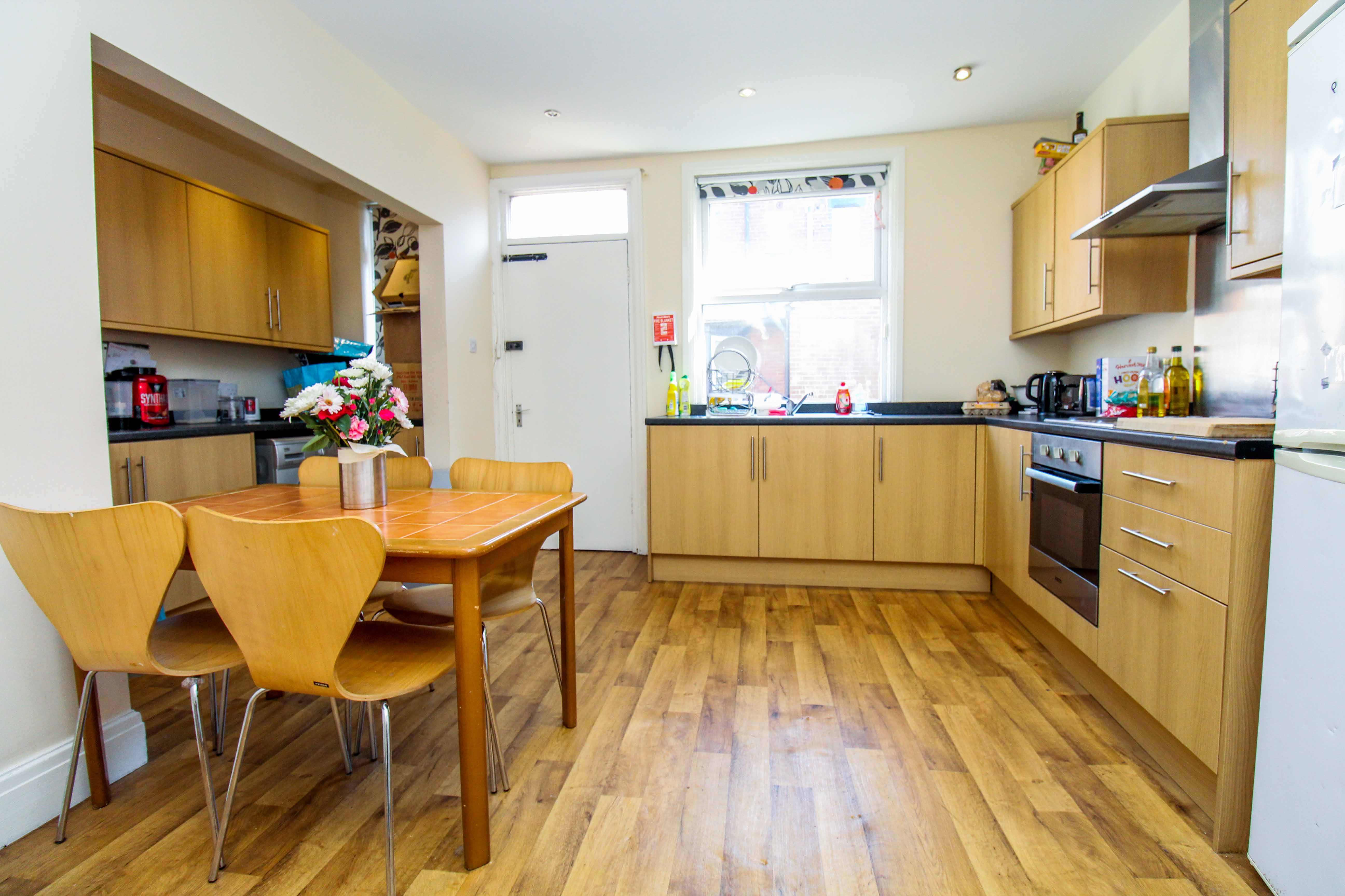 BILLS INCLUDED – Headingley Avenue, Headingley, Leeds, LS6
