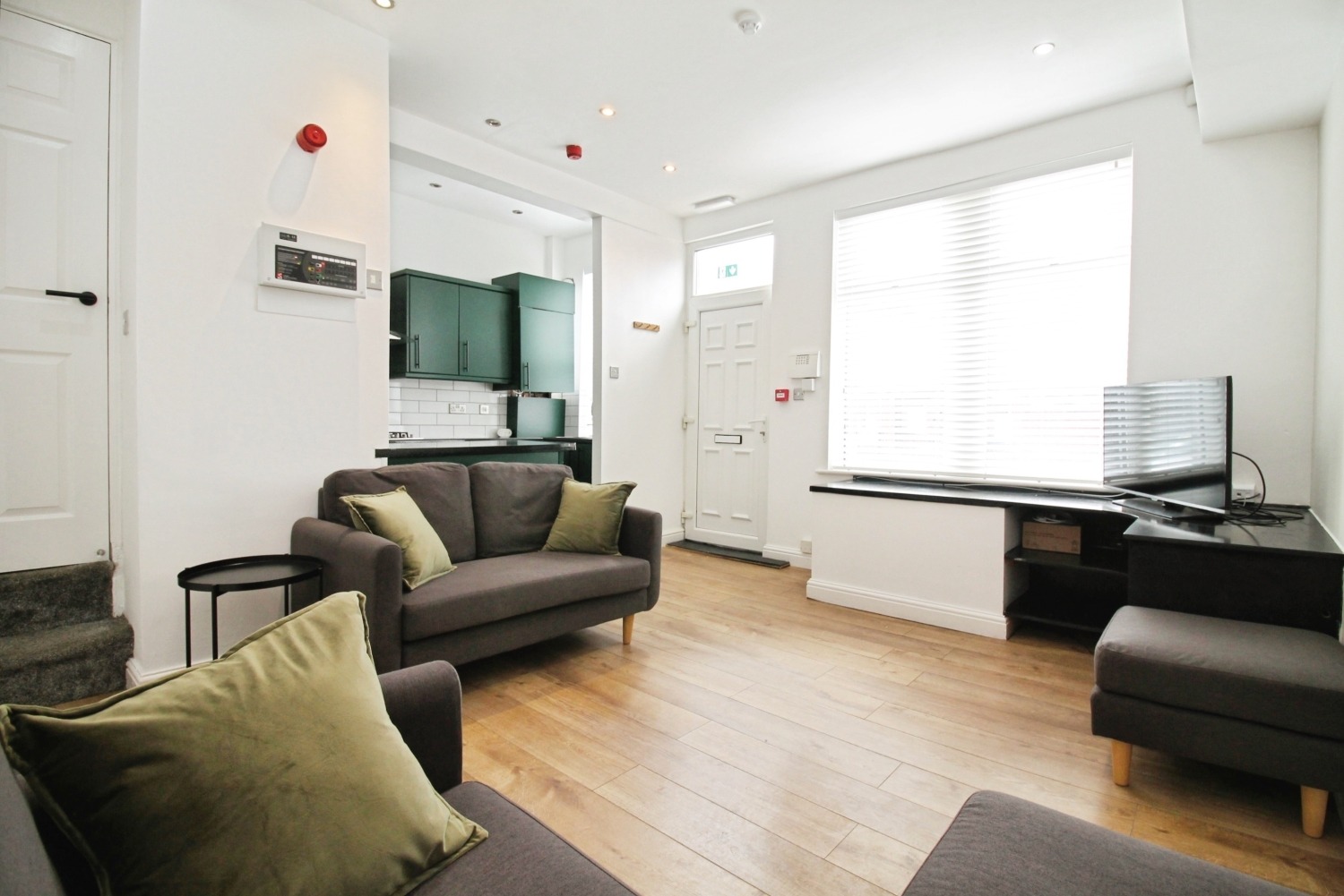BILLS INCLUDED – Knowle Grove, Burley, Leeds, LS4
