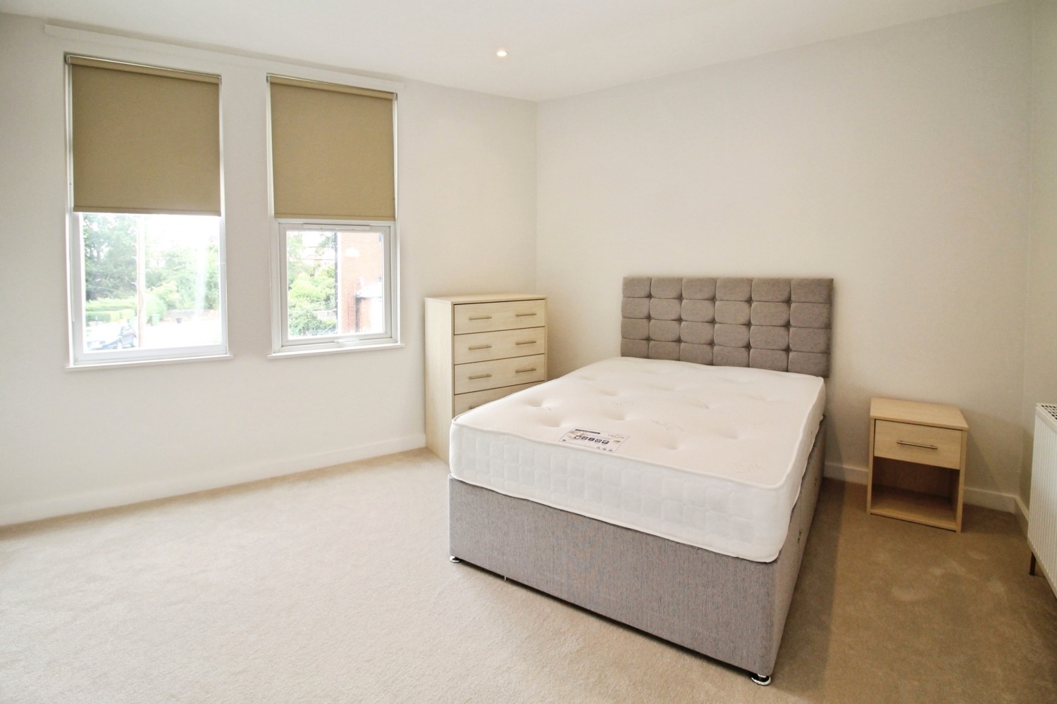 BILLS INCLUDED – Beechwood Terrace, Burley, Leeds, LS4
