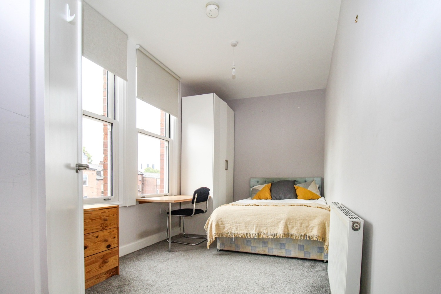 BILLS INCLUDED – Clarendon Road, City Centre, Leeds, LS2