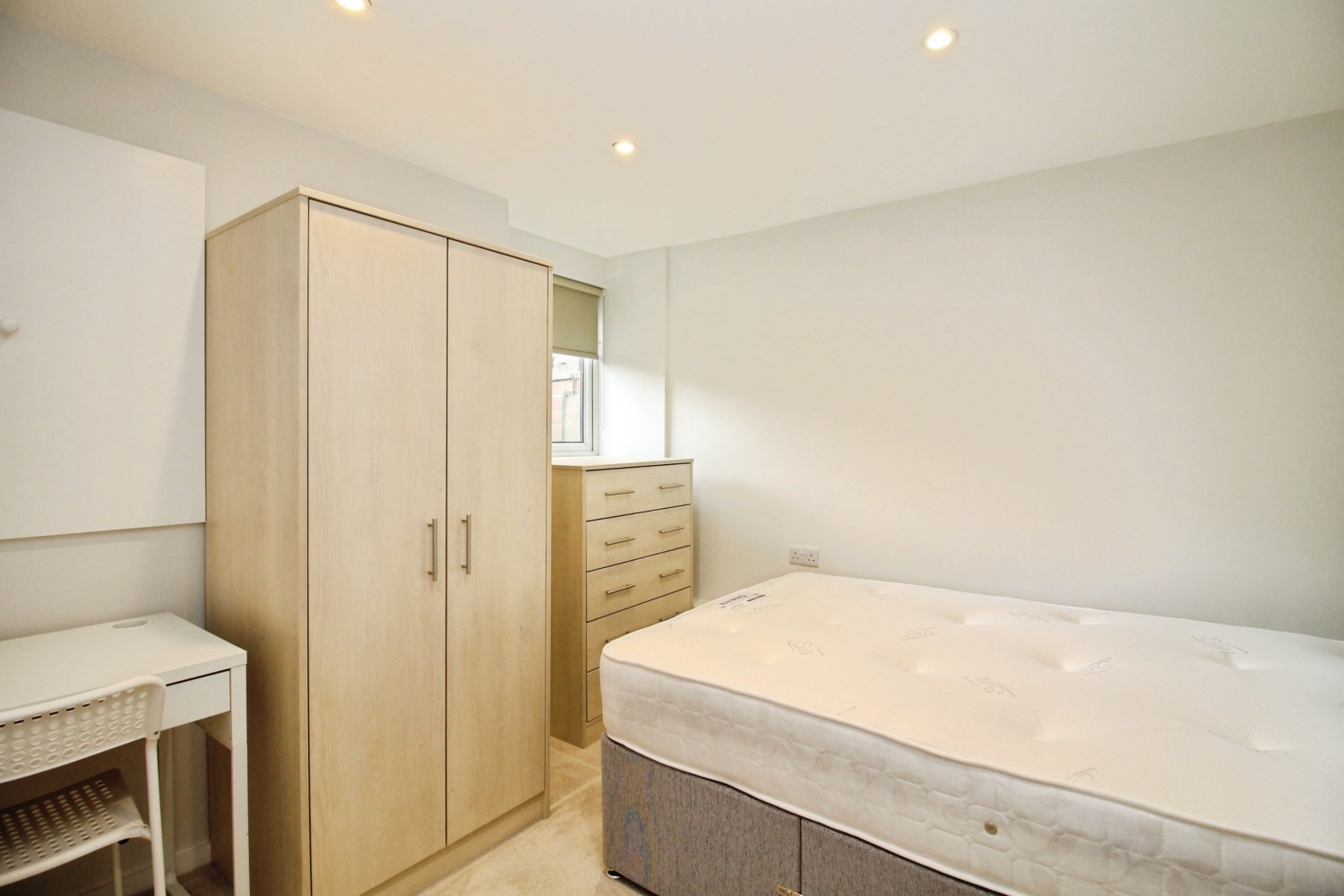 BILLS INCLUDED – Beechwood Terrace, Burley, Leeds, LS4